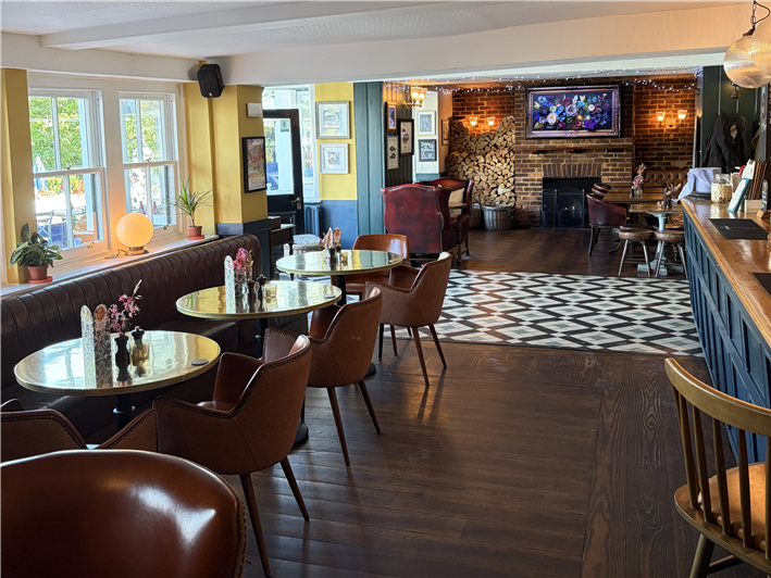 main bar